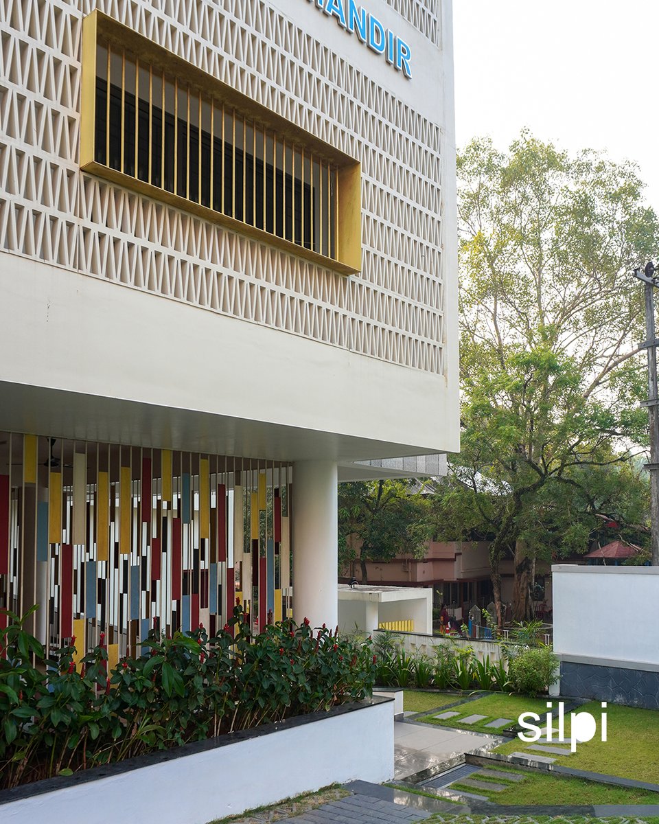 SilpiArchitects's tweet photo. Project: Bhavan’s Kindergarden
Architect: Sebastian Jose
Photography: thirteen.fps
.
.
#minimalarchitecture #interiordesign #silpiarchitects #ArchitecturalBeauty #silpi #ArchitectureAndDesign https://t.co/ig367WYU59