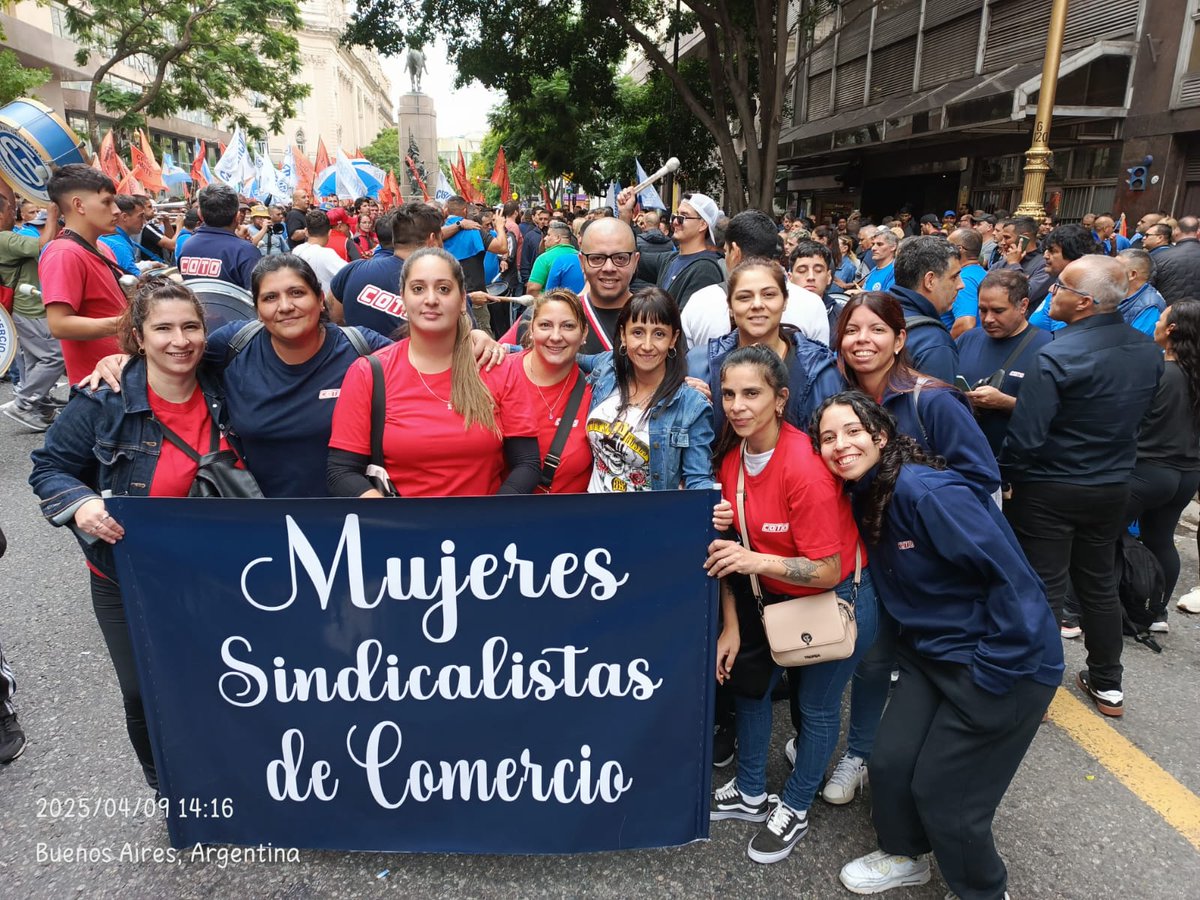 Junto a nuestro Cro. Armando Cavalieri y el Cro. <a href="/CarlosPerezSEC/">Carlos Pérez</a>  nos movilizamos al Congreso en defensa de nuestros jubilados/as <a href="/VaneRamos1402/">Vanesa Ramos</a> <a href="/DanielOveja/">Daniel Ovejero</a> <a href="/Montesinocarlo1/">Montesino carlos</a> <a href="/emanuelpeddrozo/">emanuel pedrozo</a> <a href="/Arturogordill0/">Arturo</a> <a href="/Javi_Gauto_/">Javier 45</a> <a href="/Enrique53482105/">Enrique Romero</a> @TOMASFESEC <a href="/Sebasju158/">Sebasjuarez</a> <a href="/SArretino47316/">Sebas Arretino</a>