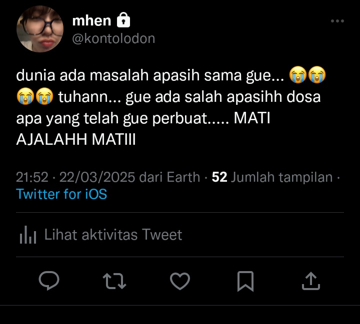 softspotm's tweet photo. a daengsung few tweets au

kembali dengan mahen (mj) yang galau banget tapi Spotify nya malah ke log out gara gara habis beli premium https://t.co/Z4AI9VrclW