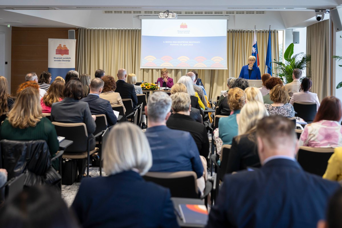 Skupnost socialnih zavodov Slovenije tweet media