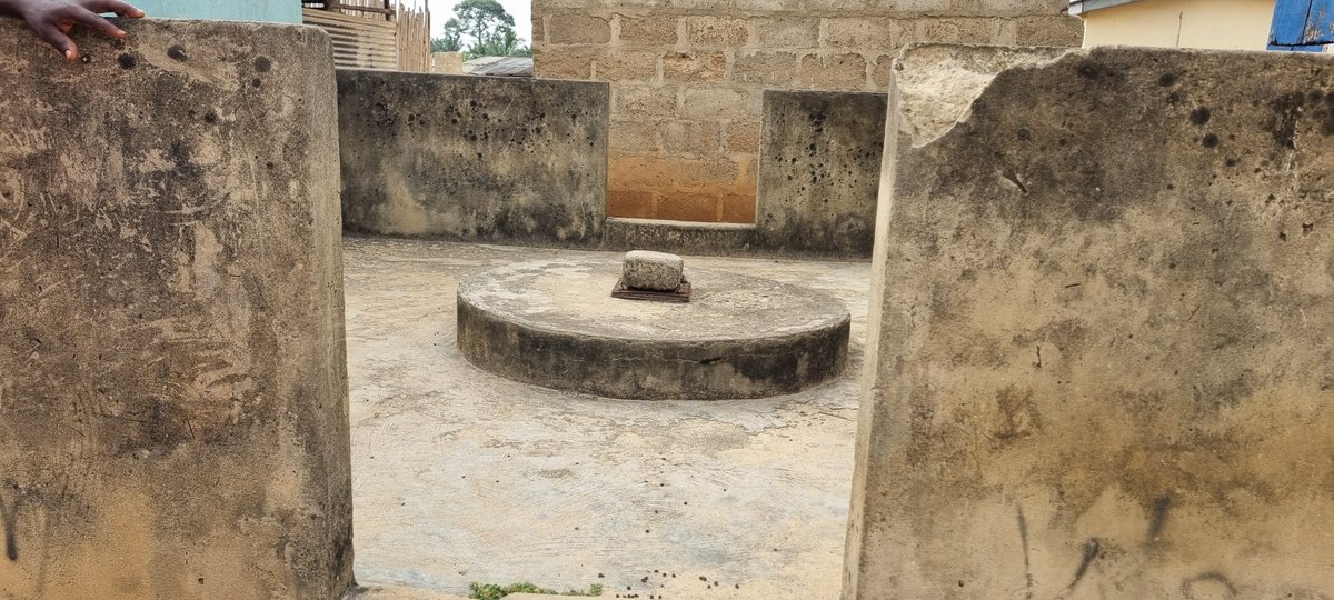 BudgITgh's tweet photo. #TrackaDiaries: Imagine crossing a dangerous bridge for contaminated water or relying on a broken borehole❗️⚡️
This isn’t inconvenience. It’s a health crisis‼️
Why is clean, safe water a struggle?🤔
@JDMahama Abbe deserves better📌
#Tracka
#WaterForAbbe
#NoCommunityLeftBehind https://t.co/XFjaxPzHCu