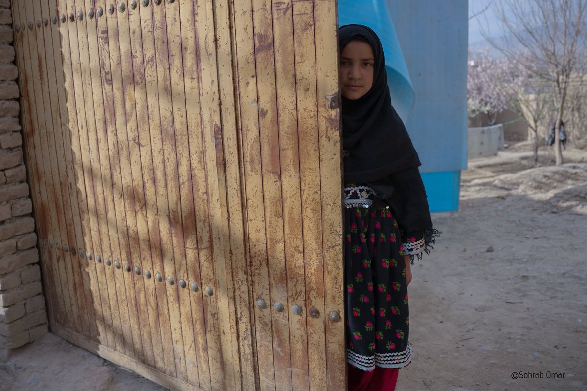 SohrabOmar's tweet photo. Due to banned from schools by the #Taliban , Afghan girls fear for their future.
As the new school year begins in Afghanistan, girls over the age of 12 remain barred from attending classes.

https://t.co/5pw8PDCqP0 https://t.co/00kBCFGB0n