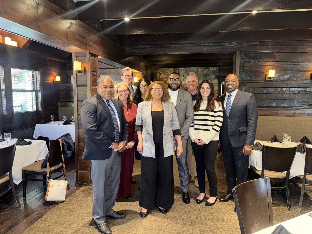 Nothing like being able to get my senior leadership together with some of my non-profit partners in Indianapolis. 

Outstanding last 3 days!