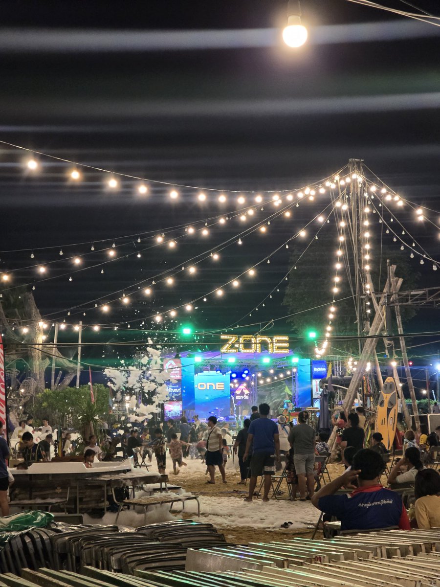 Hollo Kitty tweet media