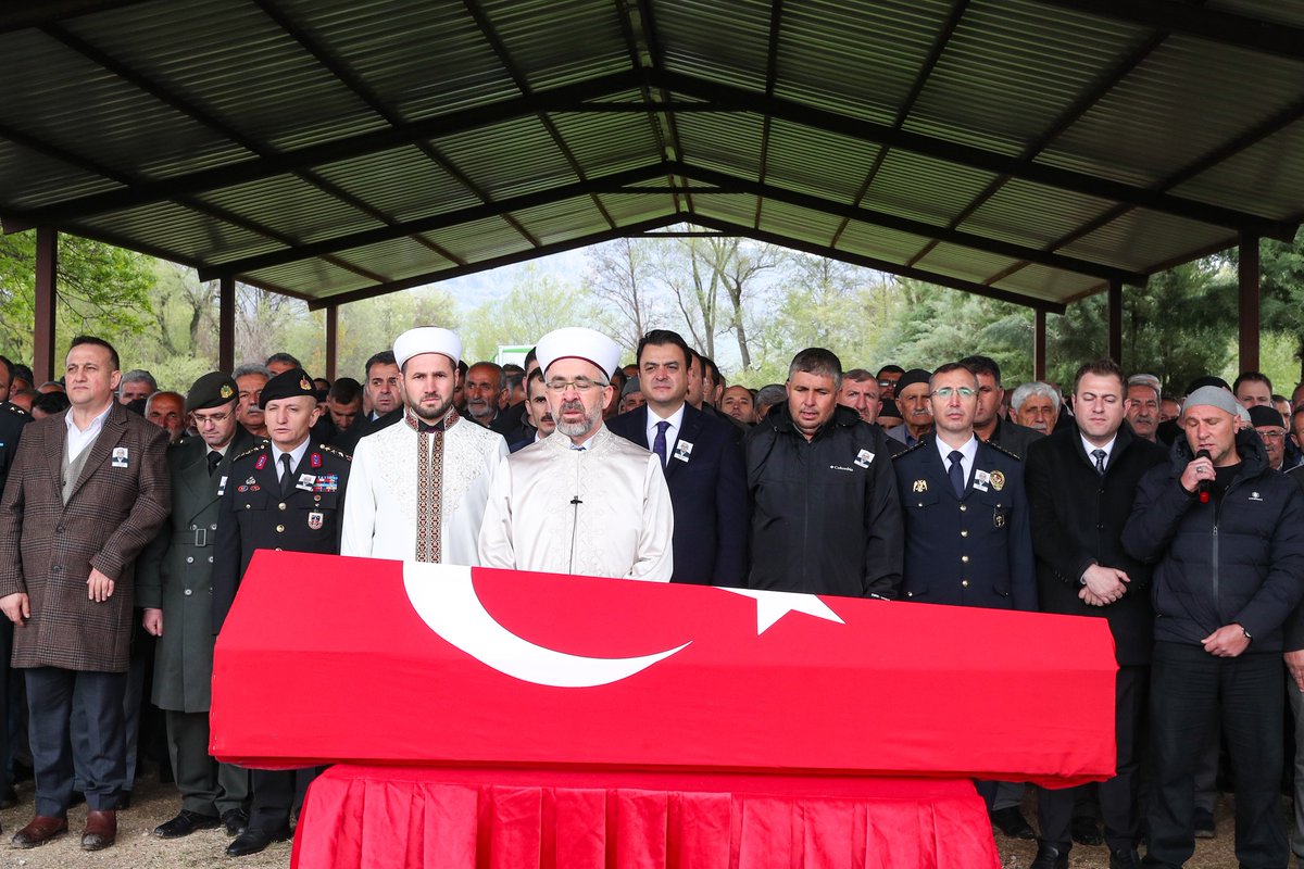 Valimiz <a href="/abdullahkoklu/">Abdullah Köklü</a>, Kıbrıs Gazisi Mazlum Göçmez'in cenaze namazına katıldı. 

Merhuma Allah'tan rahmet, ailesi ve yakınlarına başsağlığı ve sabır dileriz. Mekanı cennet olsun.