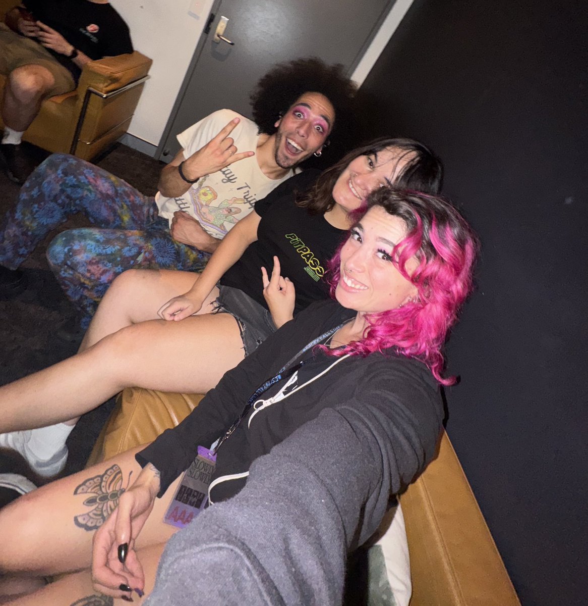 May have possibly tee’d up the first Aussie interview with Honey Revenge tonight. Appreciating the hustle I did for this 😋