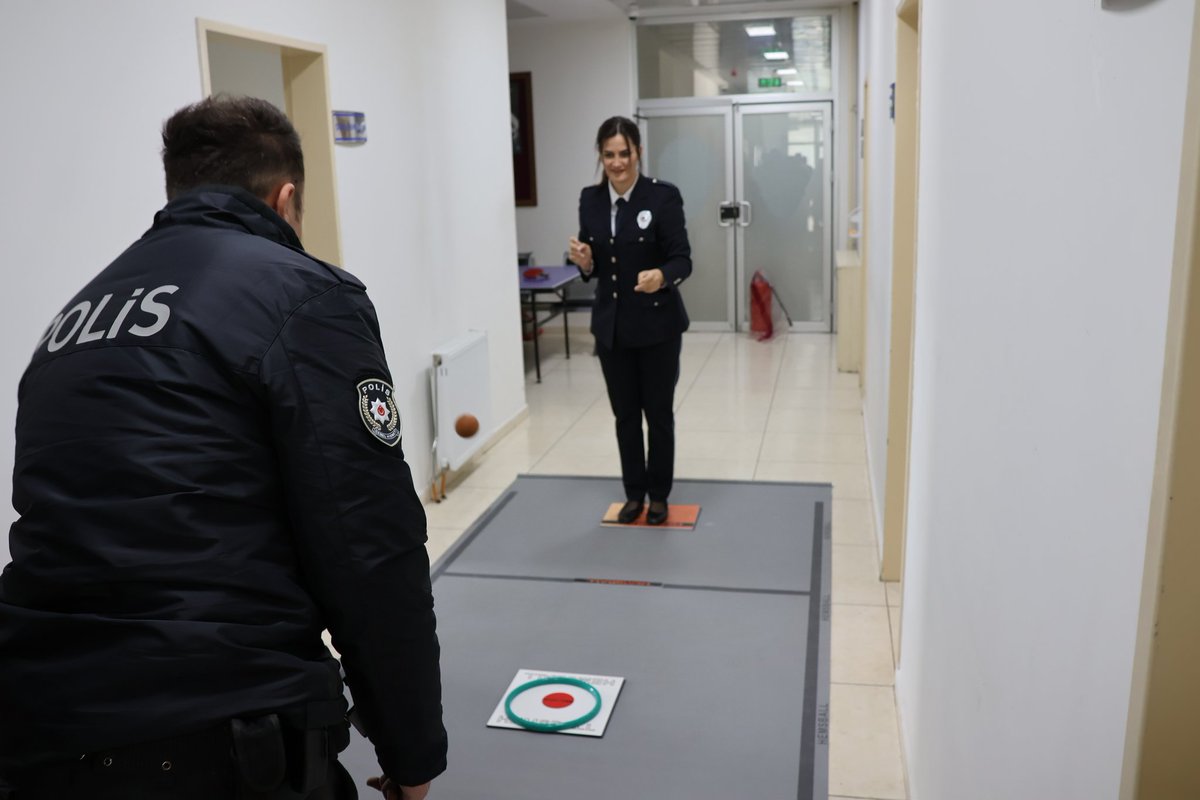 Kaymakamımız Sayın Ferdi AKGÜN, Gençlik ve Spor ilçe Müdürlüğümüzün, Polis Haftası dolayısıyla Emniyet Amirliği personellerine düzenlemiş olduğu hemsball etkinliğine katıldı.