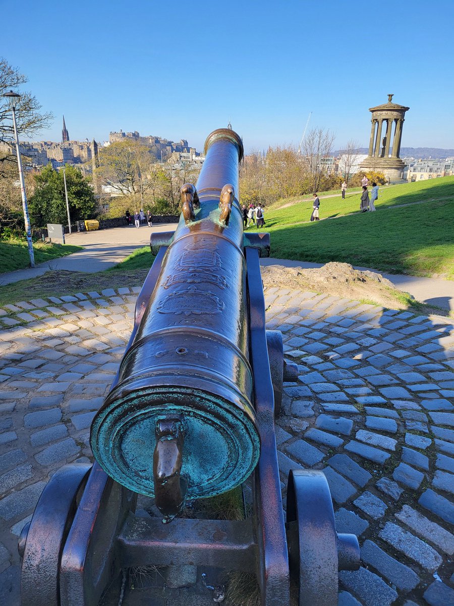 Mark10867486's tweet photo. The big guns are out ! #edinburgh #monumenthill https://t.co/5boWiRboAH