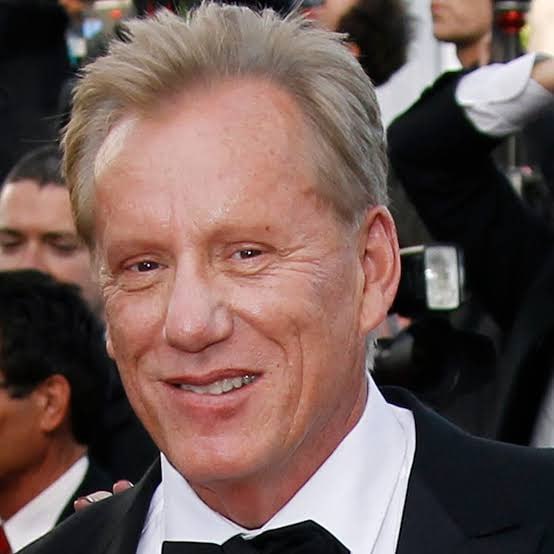 kat_banana's tweet photo. 🚨BREAKING: Hollywood legend James Woods just said "An illegal alien is not a 'migrant,' no more than a dude in a dress is a 'woman.' https://t.co/TlHj9vTKRA