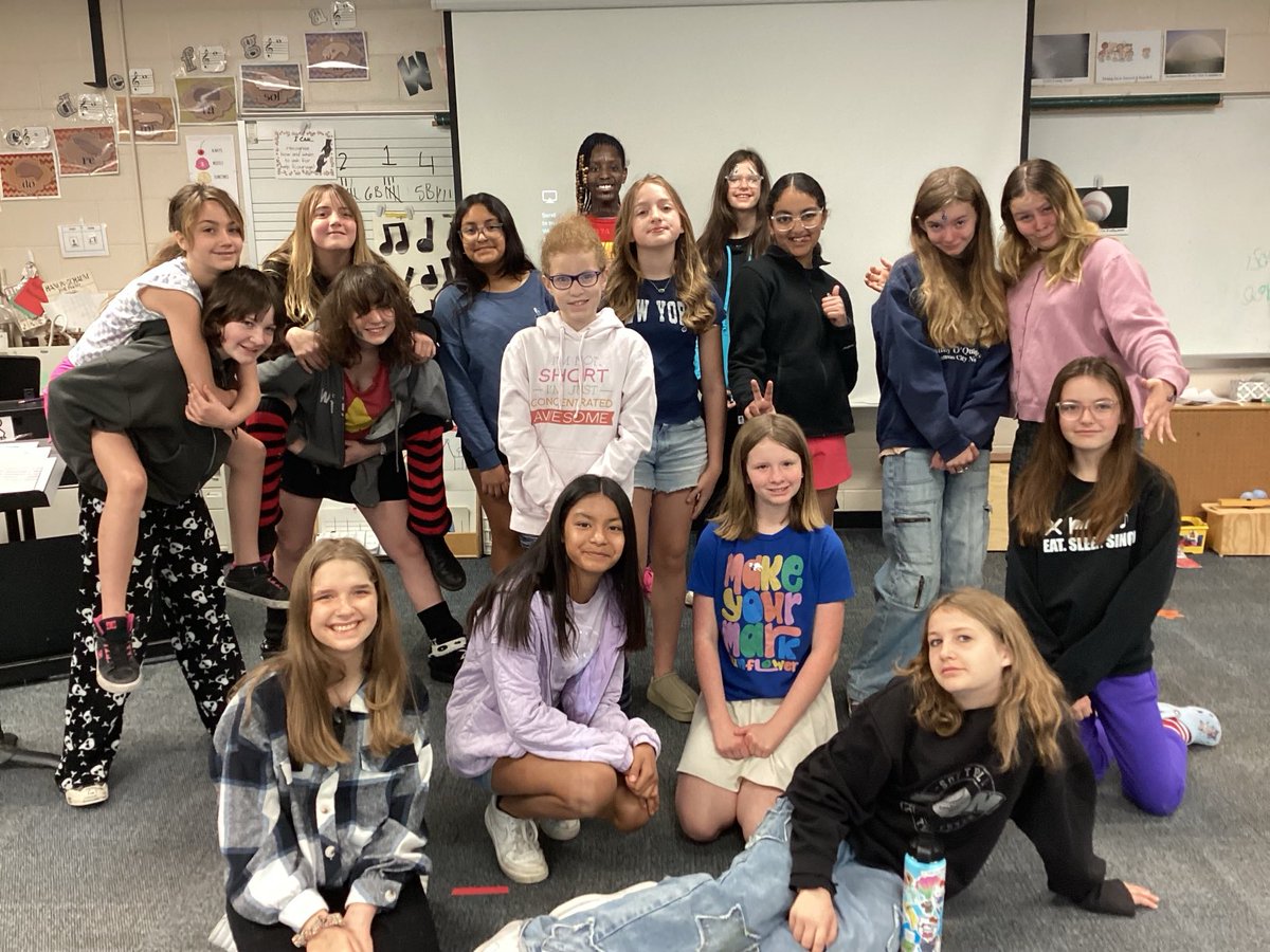 MrsMusicMartin's tweet photo. 6th grade choir girls rocked choir today! These excellent students can sing harmony and have BEAUTIFUL tone and personalities. https://t.co/XdTuFddwLb