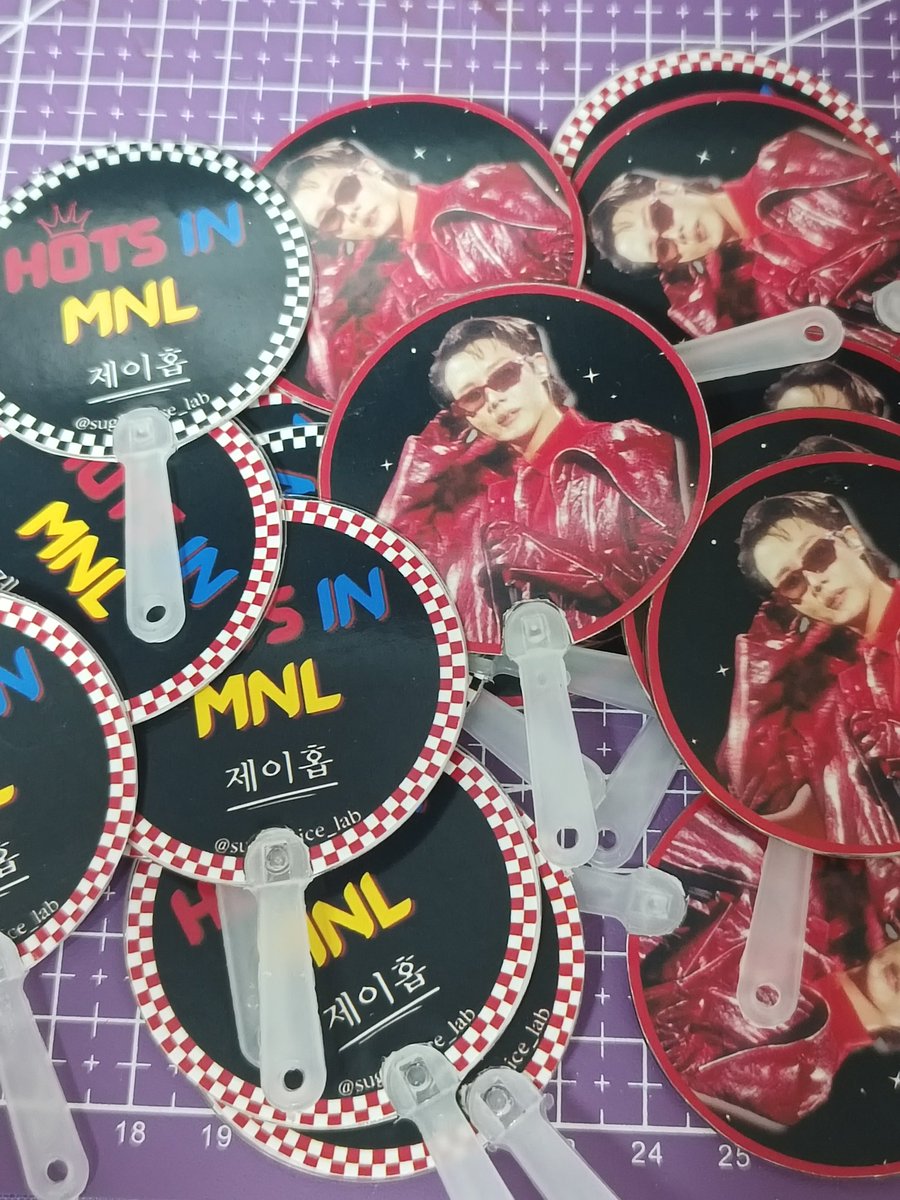 sugarspice_lab's tweet photo. Hi Armys! See you on D1 and D2 ❤️🖤

𝙃𝙤𝙗𝙞 𝙢𝙞𝙣𝙞 𝙥𝙞𝙘𝙠𝙚𝙩 𝙖𝙣𝙙 𝙝𝙤𝙗𝙞 𝙗𝙞𝙡𝙡𝙨

Fan support by: @sugarspice_lab 
☆like &amp; rt
☆1:1 only 
☆Open for on the spot trades

#HOPE_ON_THE_STAGE_TOUR_Manila
#HOS_TOUR_Manila
#HOPEfulinManila https://t.co/PxbYQzpkqw