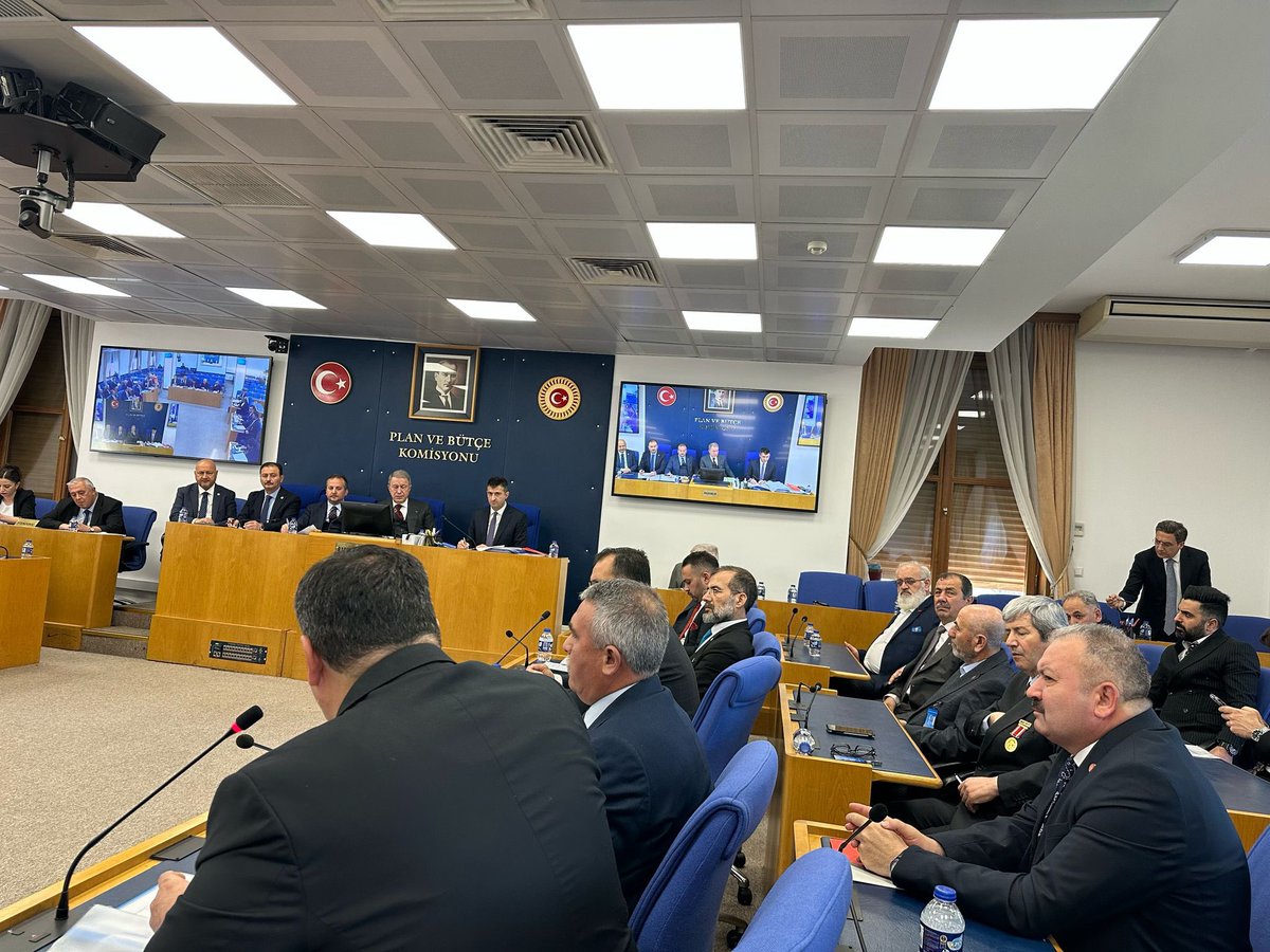 TBMM Milli Savunma Komisyon Başkanımız Sn. Hulusi Akar’ın başkanlığında Şehit Aileleri  ve Gazilerimizin platform, dernek, federasyon, konfederasyon, vakıfları ile bir araya gelerek sorun ve taleplerini dile getirdikleri verimli bir toplantı gerçekleştirdik.

Çalışmalarımız