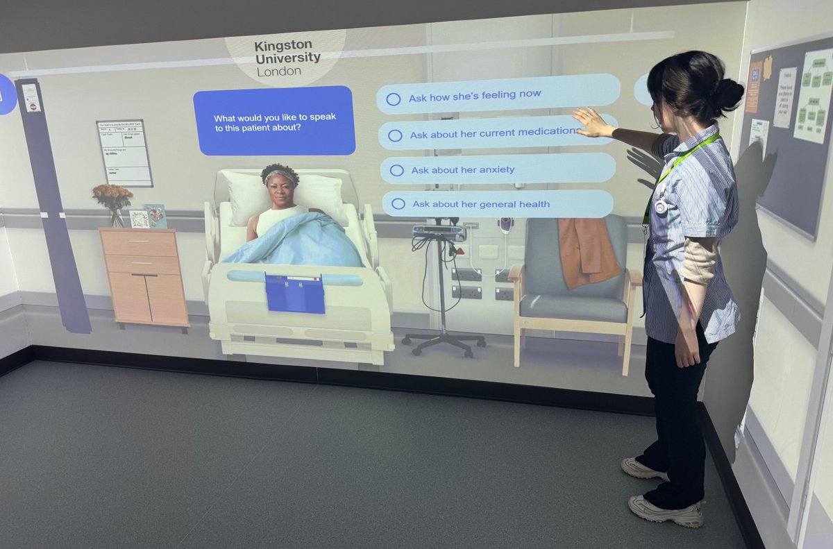 KingstonUni's tweet photo. 🤗 It was great to meet applicants at our nursing applicant day yesterday. @NursingKingston staff &amp; students showcased our courses, ran sessions in our immersive simulation facilities &amp; answered applicants' questions.

We can't wait to welcome them into the #KingstonUni family 💙 https://t.co/sVOHabMujc