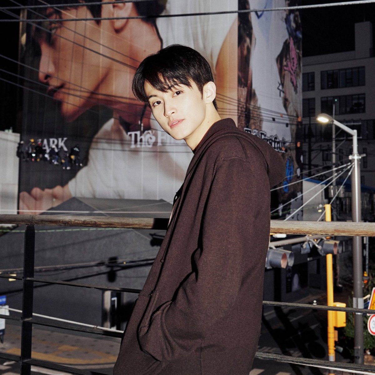 anmahae's tweet photo. markhyuck short au 🔞
daily convo orang pacaran

by anmahae https://t.co/BJyCxpU6TN