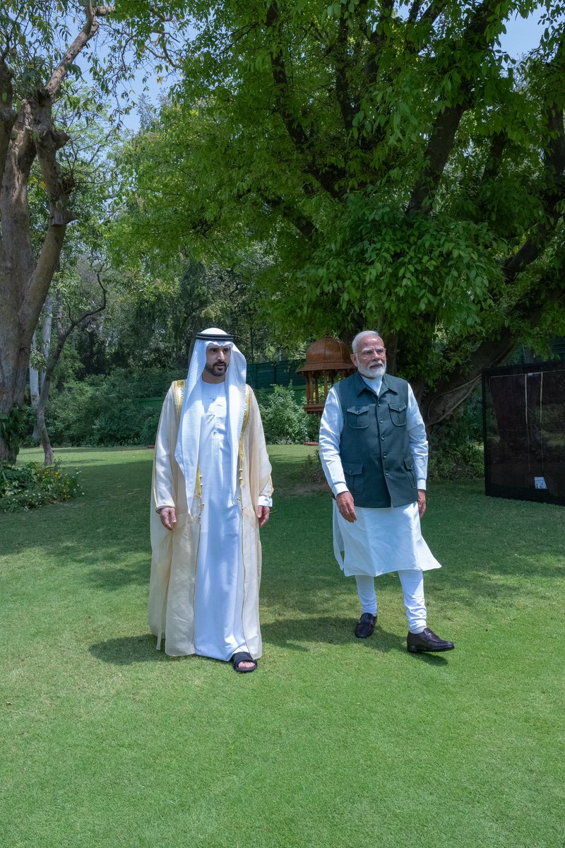 HamdanMohammed's tweet photo. मेरे भारत दौरे के समापन पर, मैं प्रधानमंत्री @NarendraModi, भारत सरकार और भारत की जनता को उनके गर्मजोशी भरे स्वागत और उदार आतिथ्य के लिए हृदय से धन्यवाद देता हूँ।

संयुक्त अरब अमीरात और भारत के बीच सभ्यतागत संबंध सदियों पुराने हैं। आज हम साझेदारी और मित्रता की भावना के साथ एक उज्जवल भविष्य की ओर अग्रसर हैं, जो हमारे साझा मूल्यों को प्रतिबिंबित करता है और हमारे लोगों के परस्पर हितों की सेवा करता है।

अबू धाबी से नई दिल्ली तक, और दुबई से मुंबई तक, हम मित्रता और सहयोग की स्थायी पुलों का निर्माण कर रहे हैं, जिन्हें एक साझा महत्वाकांक्षा और एक साहसिक दृष्टिकोण द्वारा दिशा दी जा रही है, जो सीमाओं से परे जाकर वैश्विक साझेदारी की एक नई मिसाल कायम कर रहे हैं।