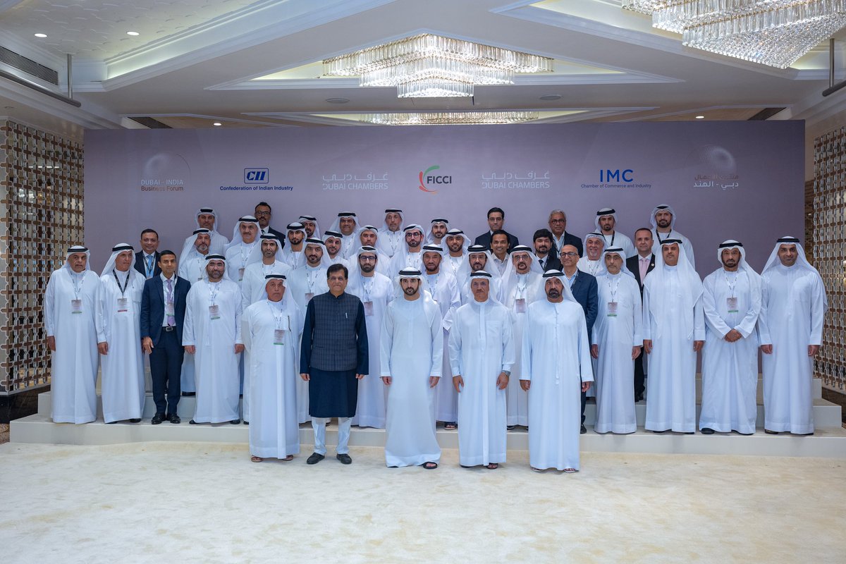 HamdanMohammed's tweet photo. मेरे भारत दौरे के समापन पर, मैं प्रधानमंत्री @NarendraModi, भारत सरकार और भारत की जनता को उनके गर्मजोशी भरे स्वागत और उदार आतिथ्य के लिए हृदय से धन्यवाद देता हूँ।

संयुक्त अरब अमीरात और भारत के बीच सभ्यतागत संबंध सदियों पुराने हैं। आज हम साझेदारी और मित्रता की भावना के साथ एक उज्जवल भविष्य की ओर अग्रसर हैं, जो हमारे साझा मूल्यों को प्रतिबिंबित करता है और हमारे लोगों के परस्पर हितों की सेवा करता है।

अबू धाबी से नई दिल्ली तक, और दुबई से मुंबई तक, हम मित्रता और सहयोग की स्थायी पुलों का निर्माण कर रहे हैं, जिन्हें एक साझा महत्वाकांक्षा और एक साहसिक दृष्टिकोण द्वारा दिशा दी जा रही है, जो सीमाओं से परे जाकर वैश्विक साझेदारी की एक नई मिसाल कायम कर रहे हैं।