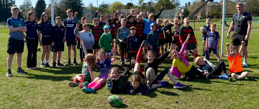 DalkeithRFC's tweet photo. 🐤 Easter Camp - Day 3 🐇

Our final day of Easter Camp and the sun 🌞 was out.

Huge thanks to Jase for organising, and the youth boys &amp; girls who helped out 👏 Thank you to each of you who came along - enjoy the rest of your Easter break

🙏 @Rugbmum for the amazing pics 📸 https://t.co/XmaqfE16a8