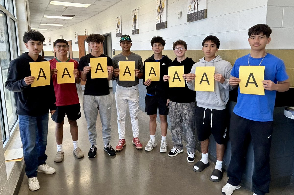 Celebrating our awesome ‘A’ Honor Roll students for the 3rd nine week grading period! #CougarNation #season2025 #OneLISD #faithoverfear👨‍🎓👏💯📚✅⚽️ <a href="/TheColonyHS/">The Colony HS</a> <a href="/TheGuv7/">Lee Weddall</a> <a href="/tchs_media/">TCHS Student Media</a> <a href="/LISDsports/">Lewisville ISD Athletics</a>