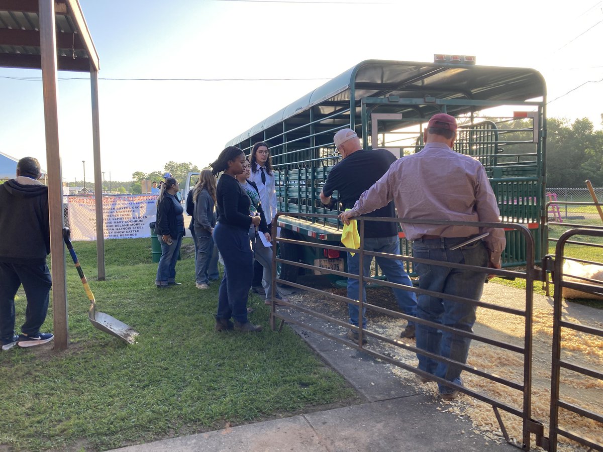 Check in has begun!  The Spring Livestock Show &amp; Fair starts TODAY!
Cattle at Noon
Lambs and Goats at 2:00
Swine at 6:00
Come out and support our SISD Exhibitors!