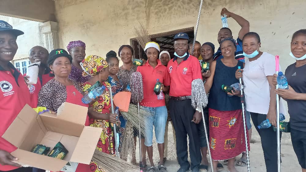 hislovefdn's tweet photo. The Redeemed Christian Church of God, Nasarawa province 1, Nasarawa state. The CSR team embarked on an environmental sanitation Outreach. This is in fulfilment of sustainable development goals (SDG 6): clean water and sanitation. #rccgcsr https://t.co/2YfZeAd3Iv