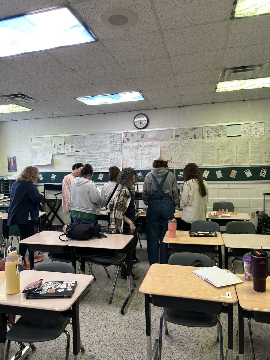 MrJones_LCPS's tweet photo. @PFannouncements English Department reviewing and discussing new available books and resources by genre. Great discussion and great feedback. @PFHS_Principal @LCPSEnglish #PantherPride https://t.co/flrYDMFoxk