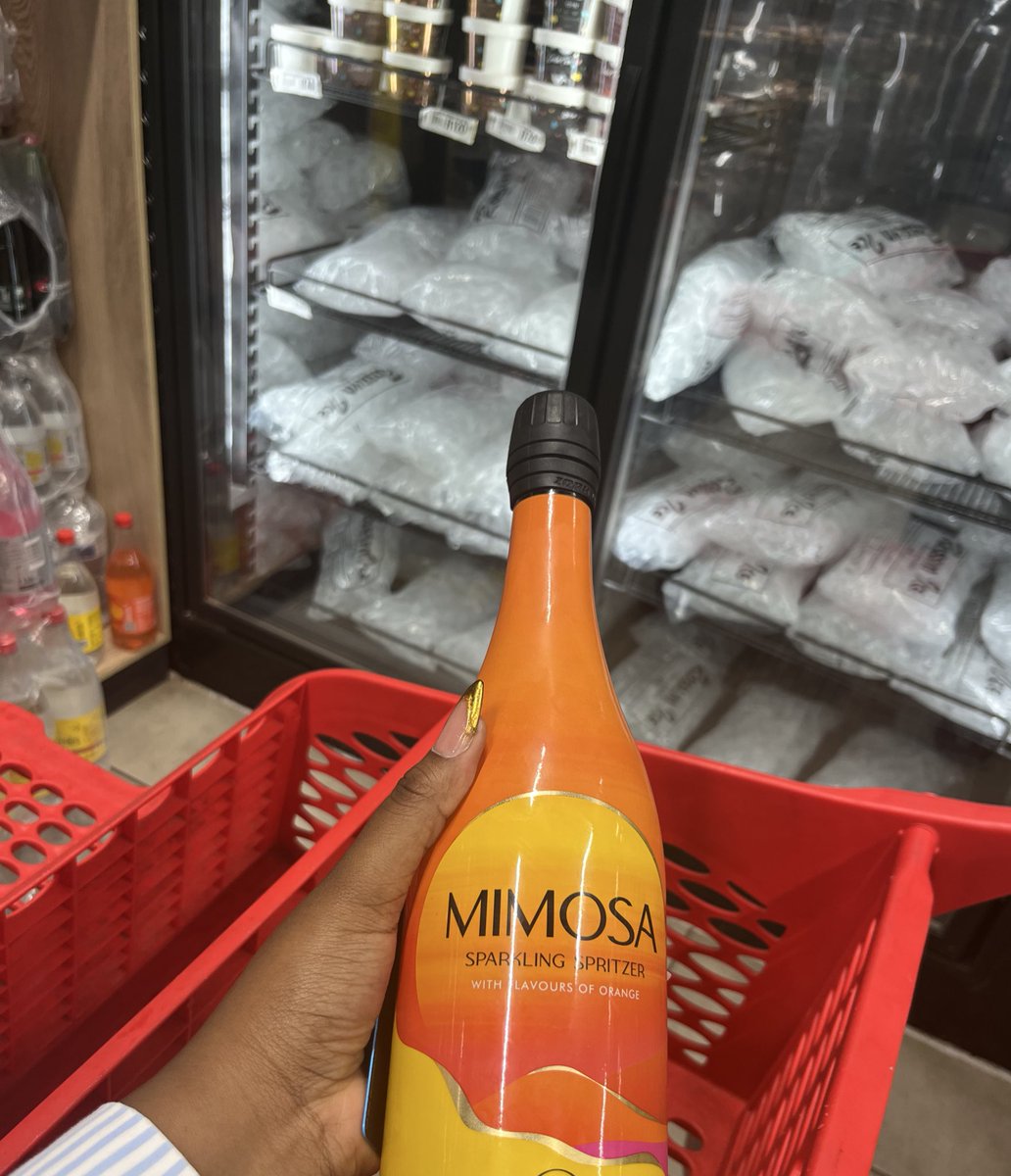 MakofaneDimphoo's tweet photo. Bafazi never buy this😭 https://t.co/zFg3vQ6ucN