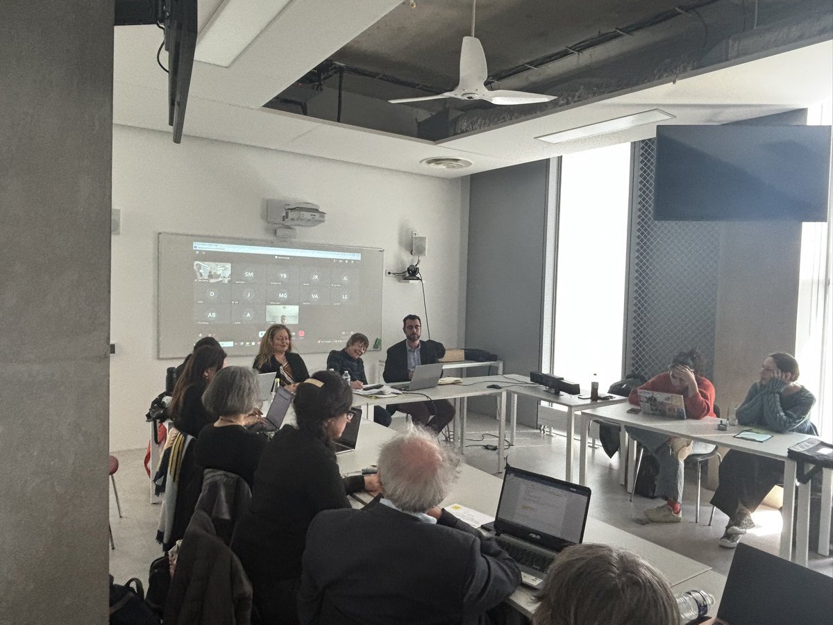 GSRL (@labogsrl) on Twitter photo Séminaire interne du GSRL du jeudi 10 avril 2025. 
Le GSRL remercie grandement Nonna Mayer pour son intervention et son éclairant exposé. Séminaire interne du GSRL du jeudi 10 avril 2025. 
Le GSRL remercie grandement Nonna Mayer pour son intervention et son éclairant exposé.