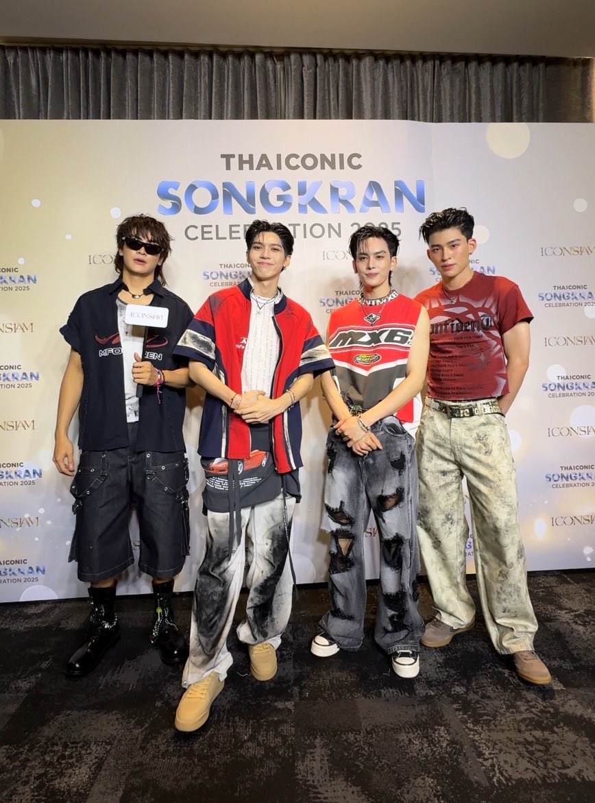 iconsiam's tweet photo. เสียงมาค่าาาาาา เต็มที่กับ Jasper ลุคหล่อล้านคะแนน 
#JASPERxICONSIAM 

@JASP_ERofficial @ChenRcj @Ppsanta @ppnaravit @tnbau1

#ICONSIAMSongkran #สงกรานต์ที่ไอคอนสยาม #ICONSIAM #มหัศจรรย์เจ้าพระยามหาสงกรานต์ #ThaiconicSongkranCelebration #สงกรานต์ #Songkran #JASPER #JoongArchen #Aou_tnbknr #Ppnaravit #Santapp