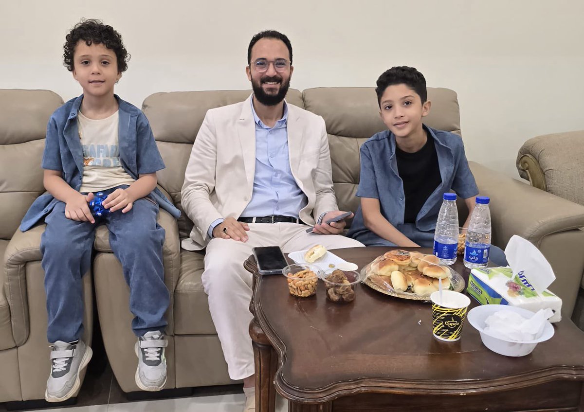 إقامت <a href="/mushatyanbu_org/">جمعية مشاة ينبع</a> مساء الأربعاء الموافق ٩ ابريل
حفل معايدة وشارك في الحفل  <a href="/MushatYanbu/">فريق مشاة وهايكنج ينبع التطوعي</a>  <a href="/Shebelyanbu/">فريق شبل ينبع التطوعي</a> وفريق الدراجين حيث ابتهج الحضور بالفعاليات و تم تكريم بعض الزملاء نظير جهودهم مع الجمعية واختتم الحفل بوجبة العشاء وسط فرح وسرور الجميع