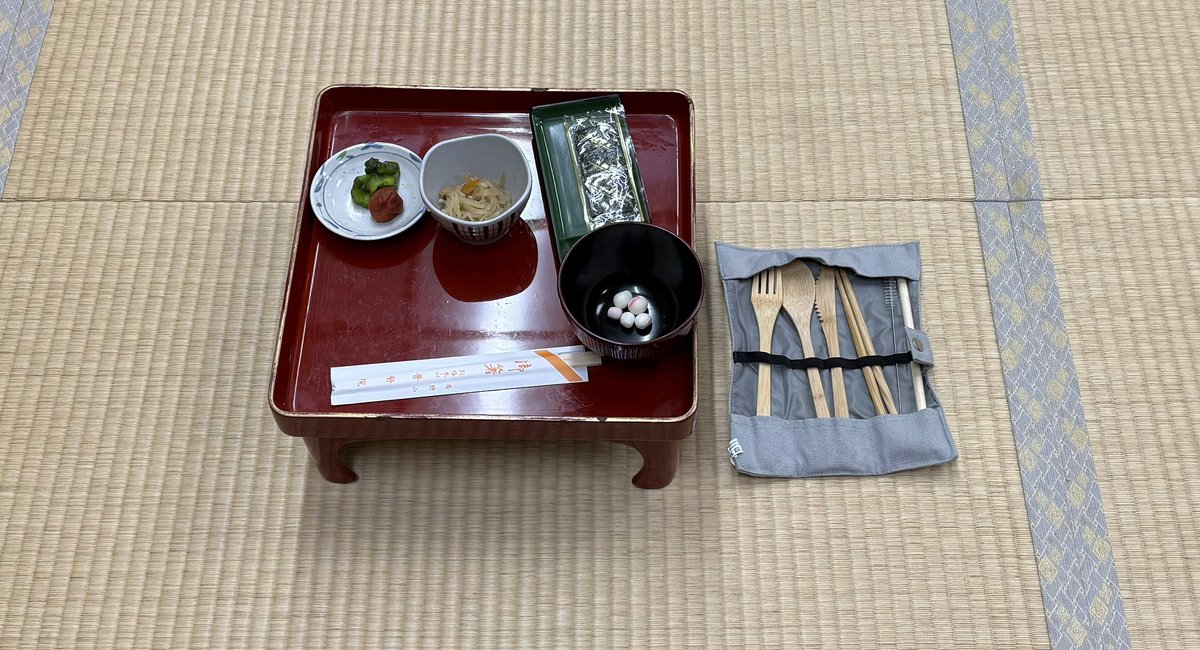 Ohne europäisches Zubehör rechts geht nichts :)