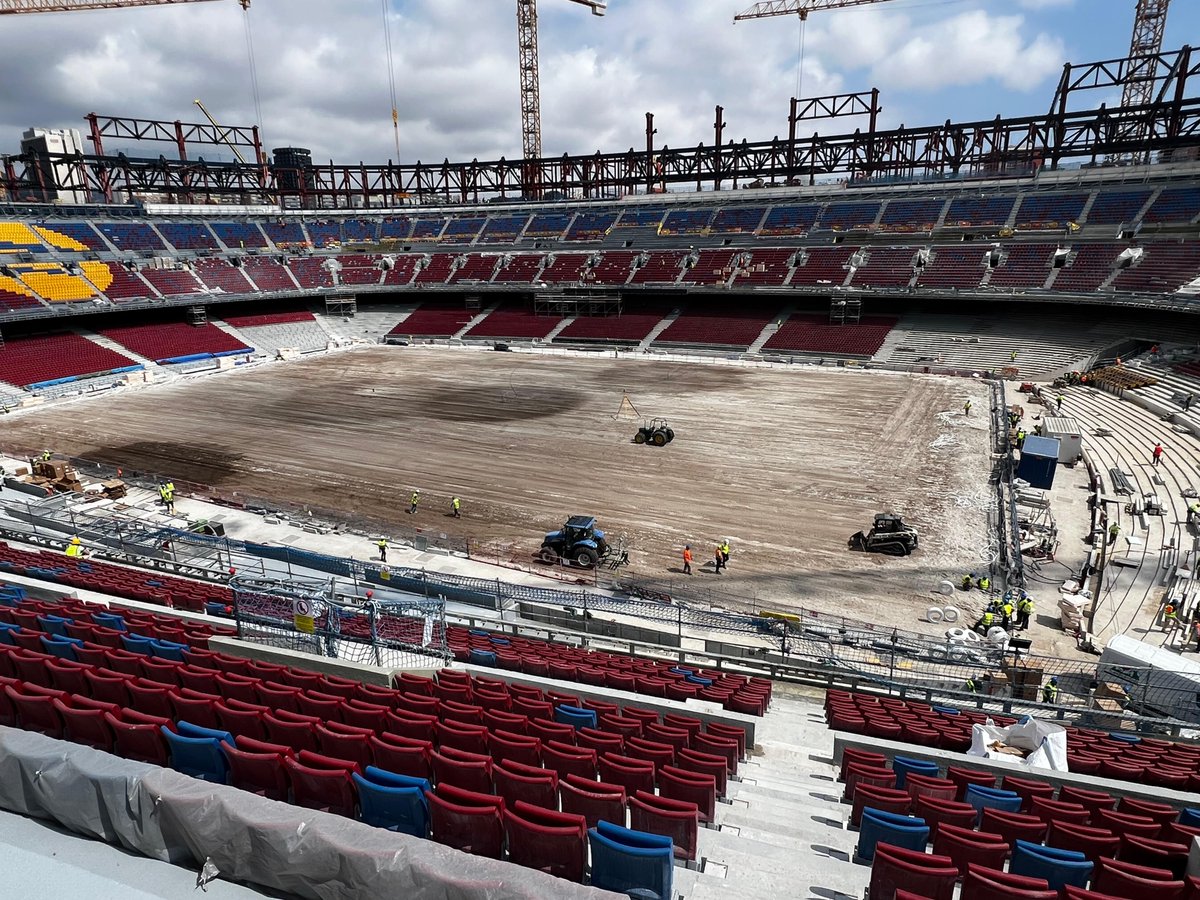 🔵🔴 Visita d'obres a l' Spotify Camp Nou amb els presidents de Limak i del FC Barcelona.

🚧 Constaten l’avenç del projecte i coincideixen en la importància d’intensificar els treballs durant aquest mes aprofitant el permís de l’Ajuntament.

fcbarcelona.cat/ca/fitxa/42467…