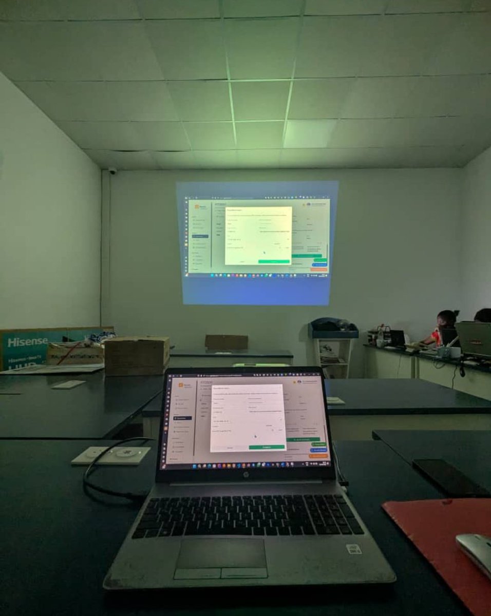 willy_djopa's tweet photo. Fier de le partager avec vous 🤗

Aujourd'hui, nous formons l'équipe d'une industrie au Cameroun afin qu'ils intègrent Genuka dans tous leurs process : achats, ventes, stocks, facturation, etc 😍

C'est pour nous un pallier important qui a été franchi 🙏🏾

Comme toujours, @useGenuka est la solution pour gérer votre entreprise, que vous soyez solopreneur ou une industrie, https://t.co/mv6qvR1klZ est là pour vous