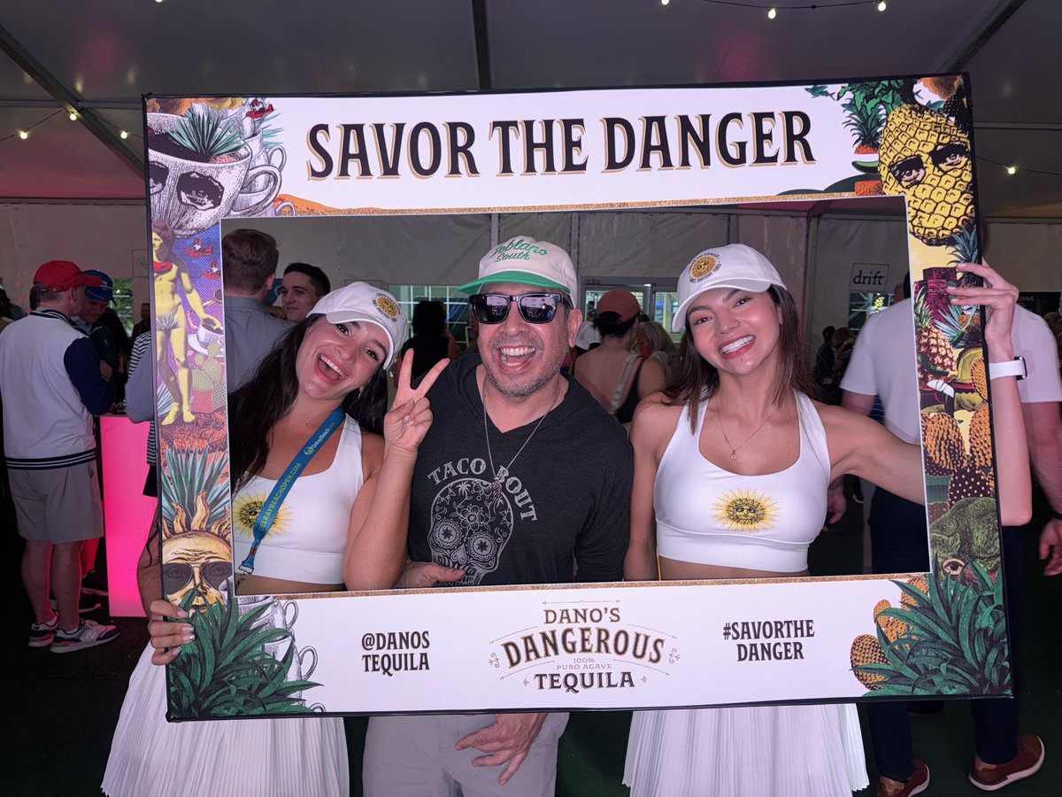DanosTequila's tweet photo. Happy Tequila Thursday!
How is your day framing up?
Ours just fine as we put our golden award winning liquid to our lips. #anejo #reposado
#dangerously #smooth #partytime #danos #drinkdanos #tequila #thursdayvibes @DelrayBeachOpen #tennis @atptour https://t.co/VJVEvJnd9i