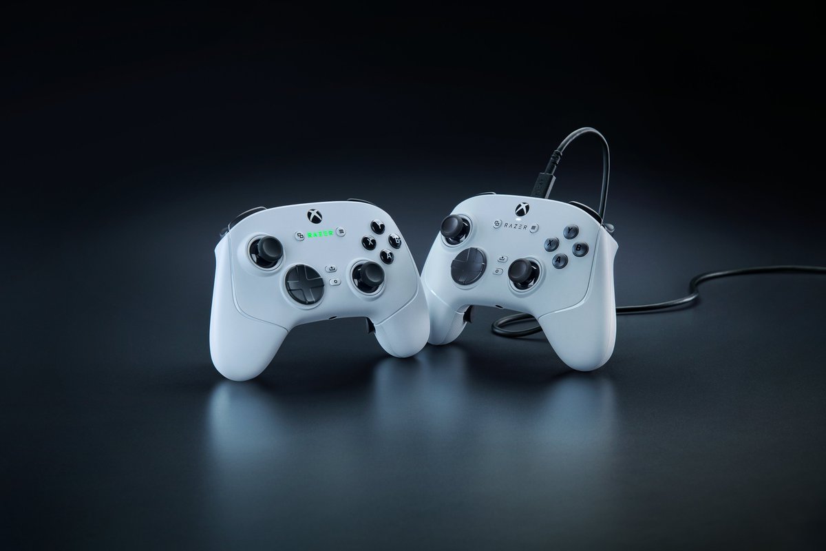 RazerBrazil's tweet photo. Domine todas as partidas no Xbox com o Razer Wolverine V3 Pro TE White Editon! 🤍🎮
Marque aquele seu DUO perfeito aqui nos comentários para vocês terem muita sorte hoje nas filas ranqueadas.🐍
#Razer #Xbox #WolverineV3Pro https://t.co/PUIEZTCwjo