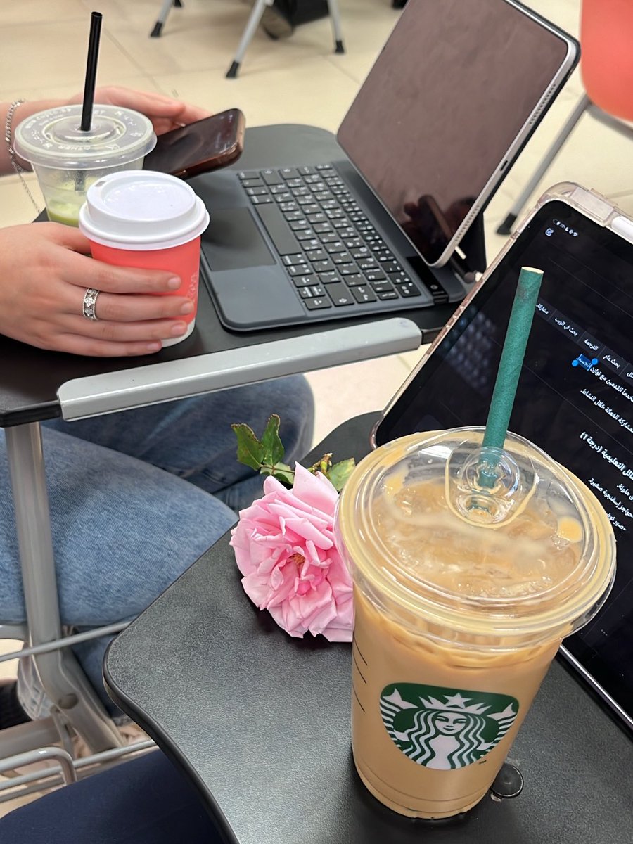 ro1_ks's tweet photo. "قهوة الصباح🌻🌤️☕️" https://t.co/JvFOOjfwa9