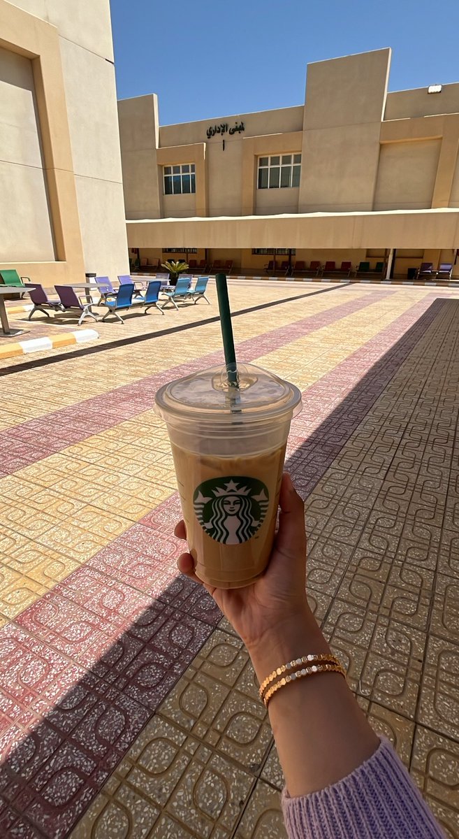 ro1_ks's tweet photo. "قهوة الصباح🌻🌤️☕️" https://t.co/JvFOOjfwa9