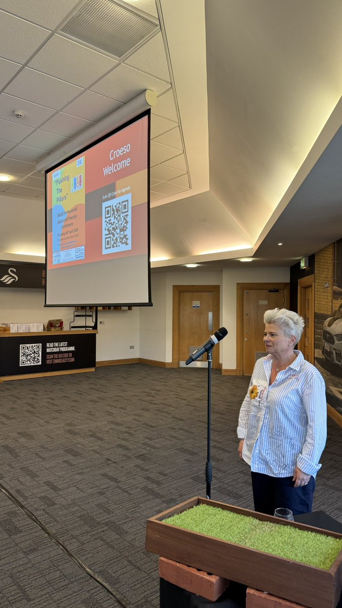 Swansea Bay Multi Professional Advanced Practice (@swanseabayacp) on Twitter photo Advanced Paramedic Practitioner Leigh Keen sharing how she transitioned from being a marine biologist to working as an Advanced Clinical Practitioner in the Older Person Assessment Unit.  She’s improving the care of the frail patient. #ACP #APP #Advancedclinicalpractitioner Advanced Paramedic Practitioner Leigh Keen sharing how she transitioned from being a marine biologist to working as an Advanced Clinical Practitioner in the Older Person Assessment Unit.  She’s improving the care of the frail patient. #ACP #APP #Advancedclinicalpractitioner