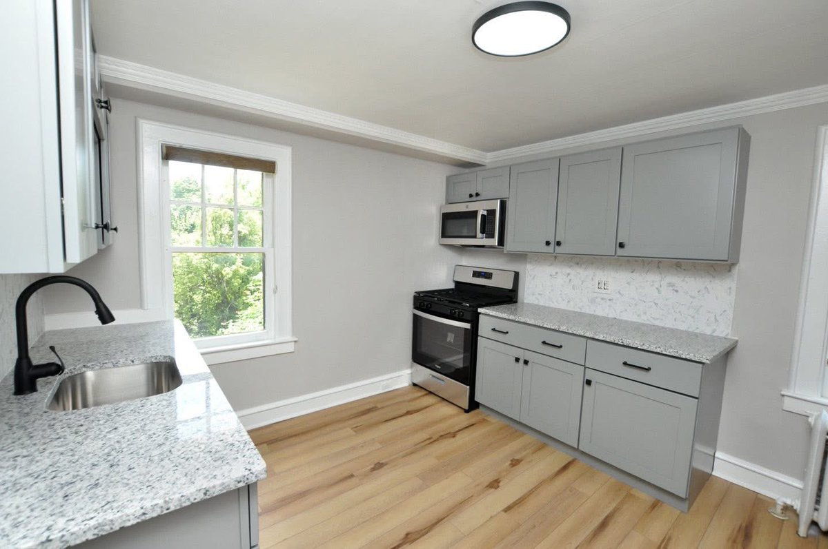 MicheleNJRealty's tweet photo. 🔥INVESTOR ALERT🔥 Fully rented out recently renovated Collingswood Duplex with excellent rental history! Offered at $425,000🏡 https://t.co/fI91xLMbrs