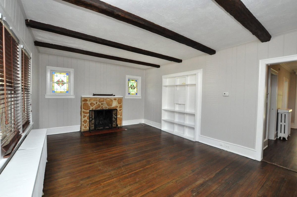 MicheleNJRealty's tweet photo. 🔥INVESTOR ALERT🔥 Fully rented out recently renovated Collingswood Duplex with excellent rental history! Offered at $425,000🏡 https://t.co/fI91xLMbrs