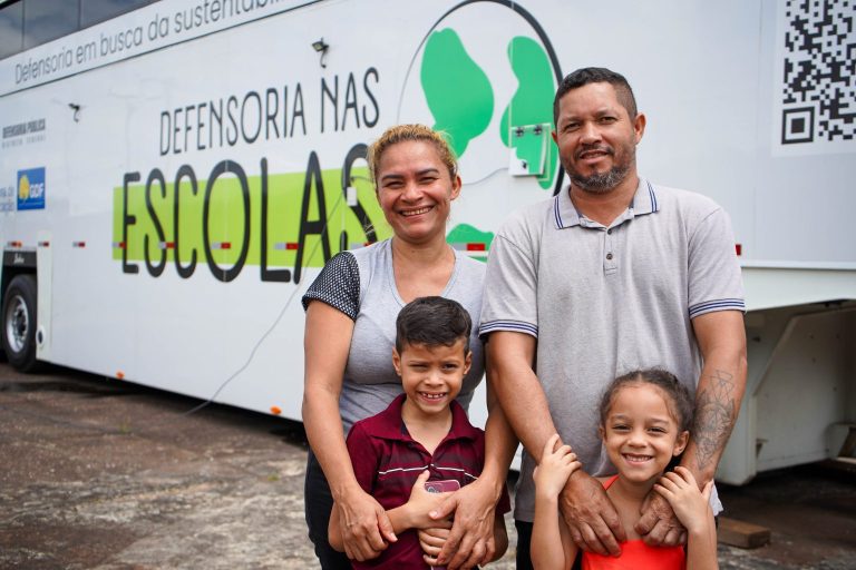 educadf's tweet image. 📚 Defensoria nas Escolas chega ao Recanto das Emas!
Esta é a 6ª edição do projeto da @defensoria_df em parceria com a @EducacaoDF, levando cidadania e informação jurídica para estudantes da rede pública. 💬Leia aqui: encurtador.com.br/4lR1o ⚖️ #DPDF #Educação #Cidadania