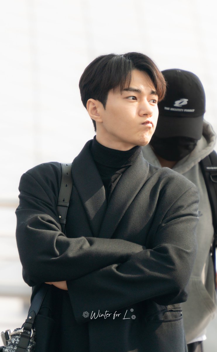 WinterforL's tweet photo. 25.02.28 ICN 명수 출국 

૮꒰✮  ̫✮꒱ა 

#김명수 #KIMMYUNGSOO #キムミョンス #엘 #L #金明洙 https://t.co/BuvvoiPa7k