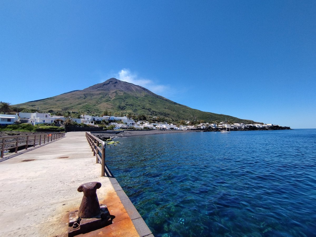 PhotoStromboli's tweet photo. The beauty of the Island of #Stromboli, #Aeolian Islands. https://t.co/AM0OYxqPFx