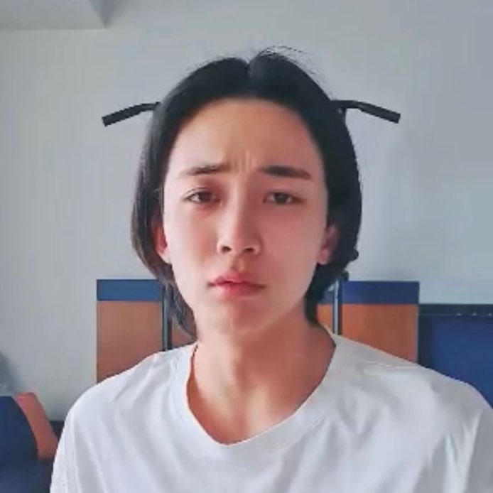 꾸깃 tweet media