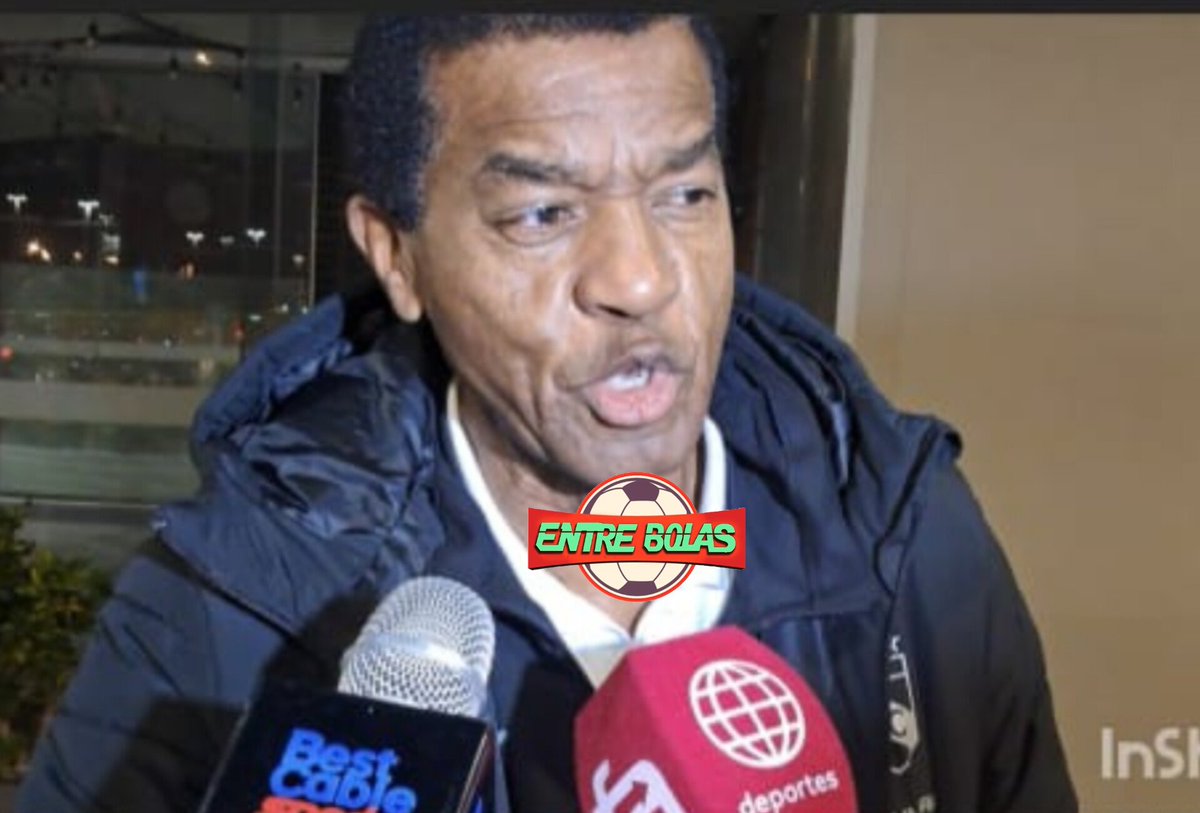 AlexisBernalAl1's tweet photo. Julio César Uribe, vocero #SportingCristal a su retorno esta madrugada a Lima: "Nos estamos reuniendo con caracter de urgencia para tomar decisiones".
#BestCableSports https://t.co/vzvWP9gSCa