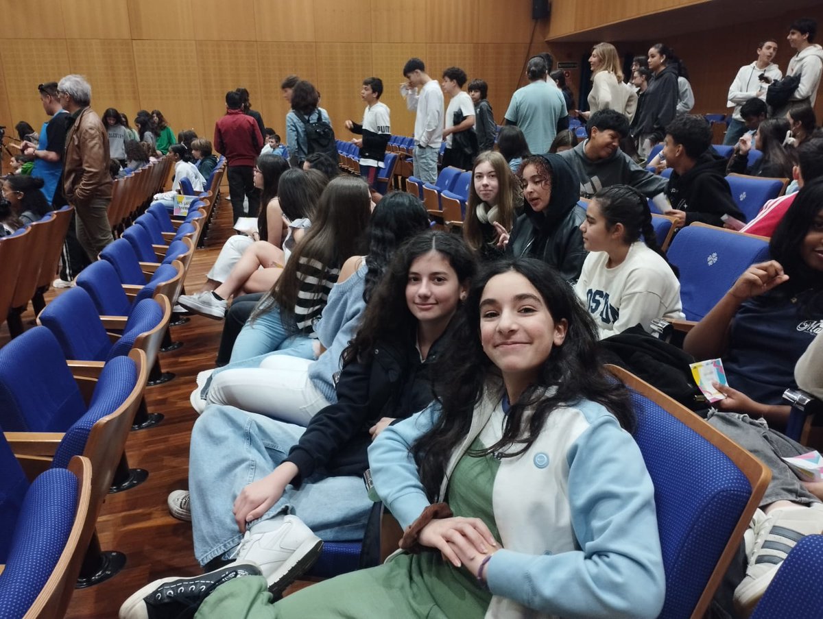 iesfgb's tweet photo. Empezando el CHANFAINAS FEST en el Auditorio de Calatrava.
Música, literatura, danza, relatos, mímica...A TOPE con e@iesfgb. Julia García 1 Premio en la Categoría RELATO. Y Sam Valiente 4 categoría BAILE.
@cfiesalamanca @iesfrojas @educacyl @ampaIESFGB https://t.co/hH2EZ5Hepm