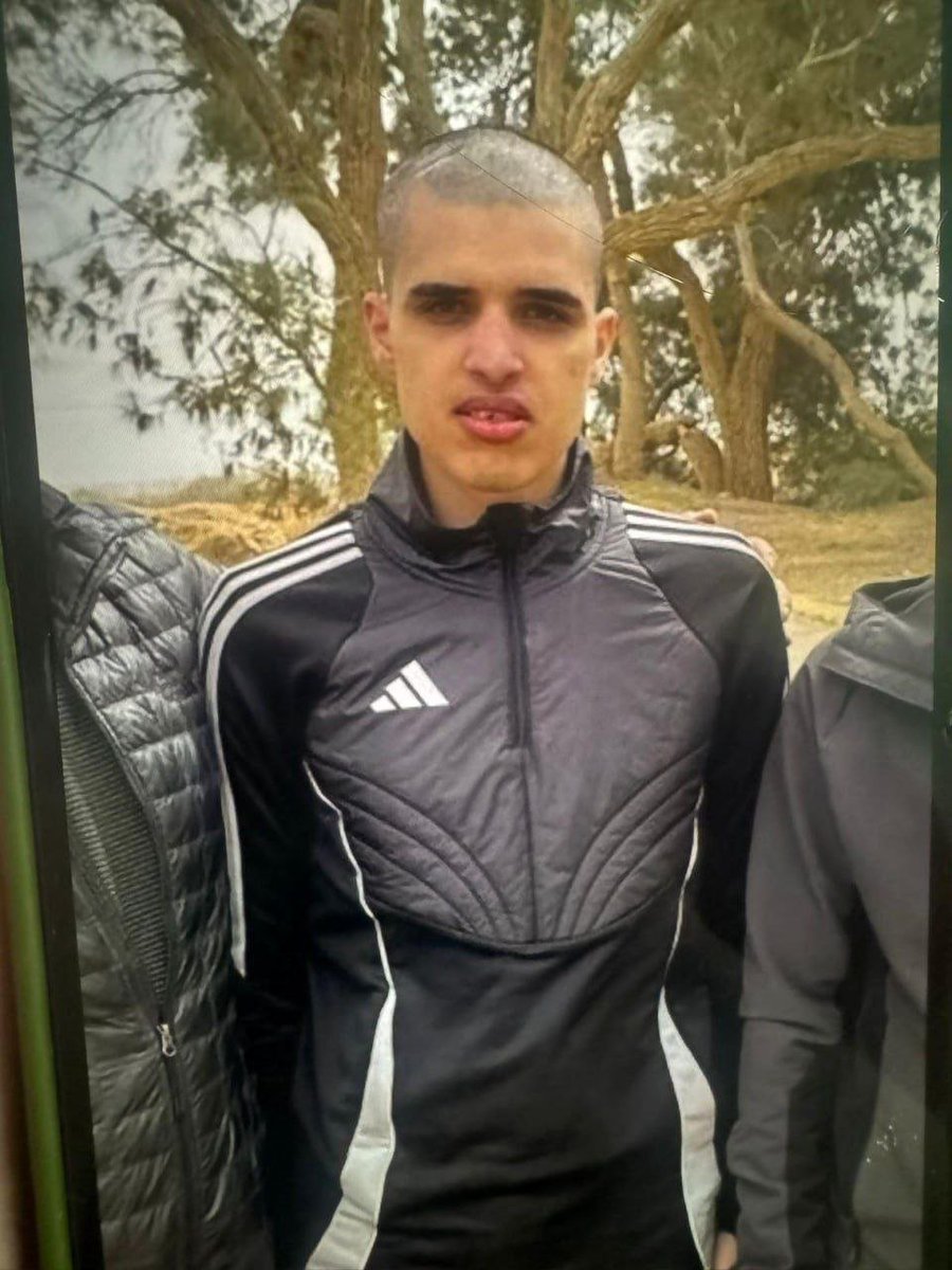 muslimdaily_'s tweet photo. AHMED MANSARA IS FREE!

First photo of Ahmed Manasra after his release from Israeli prison. He was detained as a child, only 13 years old, and he grew up in prison under extremely harsh conditions, including torture and solitary confinement. Alhamdulillah he is now free. https://t.co/PLST2LSRPL