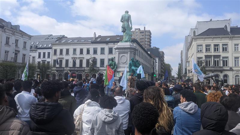 ActionAidEU's tweet image. A year ago, @Europarl_EN voted in the EU Pact on Migration and Asylum, systematically attacking the fundamental rights of people on the move. 

Now, it’s expanding this attack with new proposals on returns. 

We demand a radical U-turn in EU #migration policies. #NotThisPact