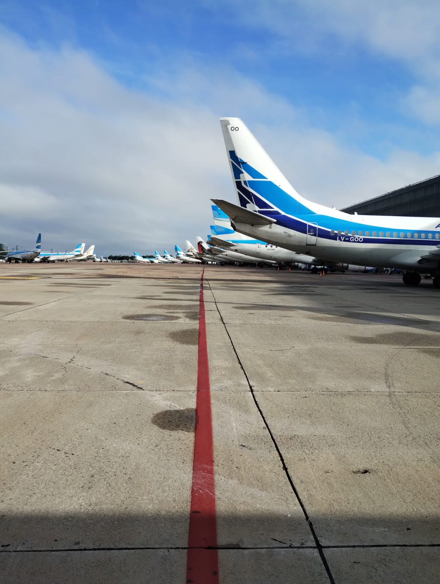 lucabonfante_'s tweet photo. Los paros generales demuestran quienes son los que hacen mover todo: los trabajadores.

 Sin trabajadores no hay nada, sin empresarios sí. https://t.co/q6q10UBdQJ