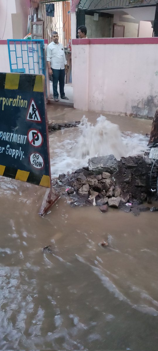 bravomv's tweet photo. @mybmc  water pipeline repaired earlier has burst again. Please help resolv.  location Kandivali Thakur Complex, Hinal CHSL. https://t.co/169cvksDYW