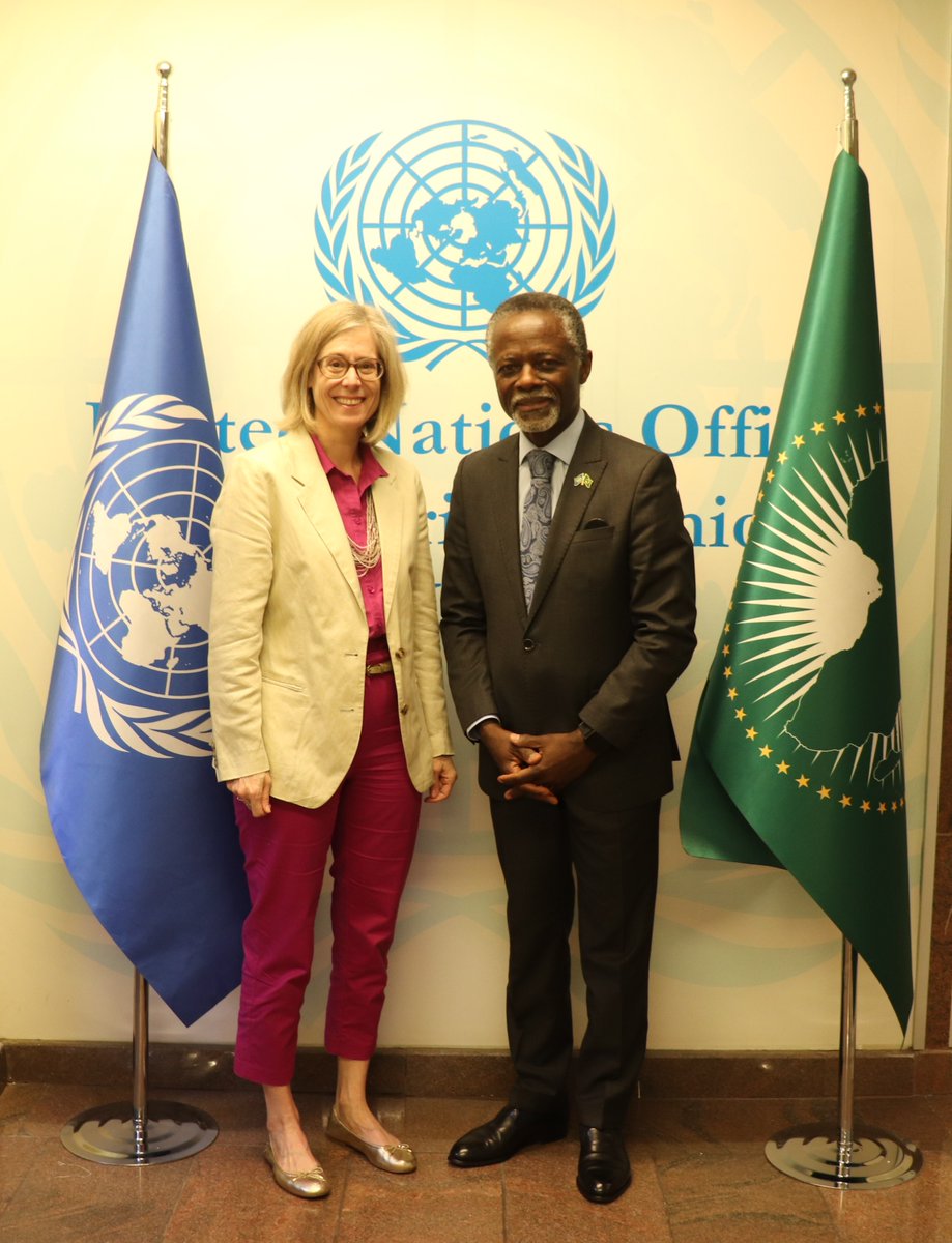 parfait_onanga's tweet photo. It was a pleasure to welcome Amb. Nathalie Chuard and representatives of @DCAF_Geneva to discuss developments on the African continent, multilateralism, and the role of SSR/G in the broader conflict prevention context. #DCAF #UNOAU #SSR https://t.co/4sEAtCOA2w